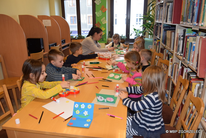 Dzień Babci i Dzień Dziadka w bibliotece