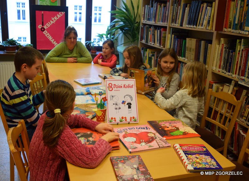 Dyskusyjny Klub Książki dla dzieci i rodziców