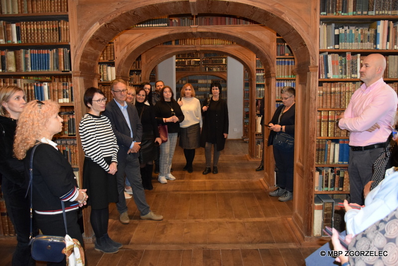 W Górnołużyckiej Bibliotece Naukowej w Görlitz.