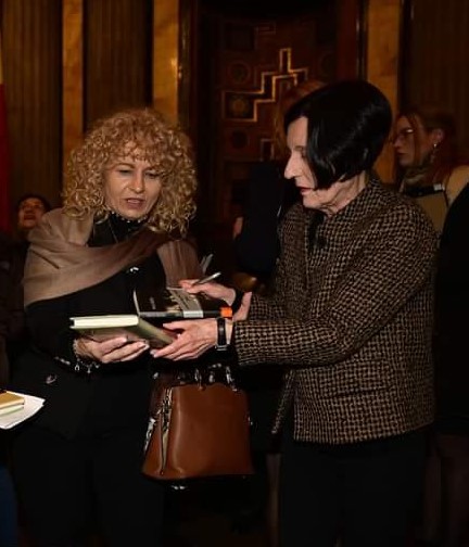 Herta Müller i Dyrektor Miejskiej Biblioteki Publicznej w Zgorzelcu Krystyna Radzięta. Zdjęcie jest odnośnikiem do wpisu 