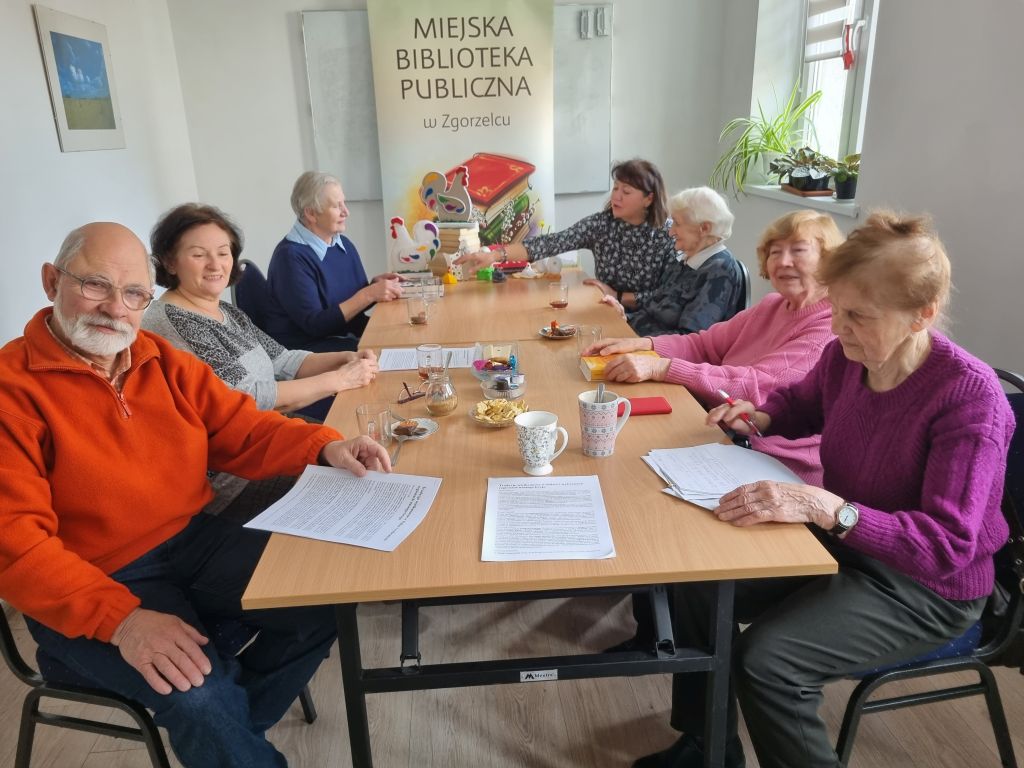 Dyskusja na temat zwyczajów i tradycji świąt Wielkanocnych.