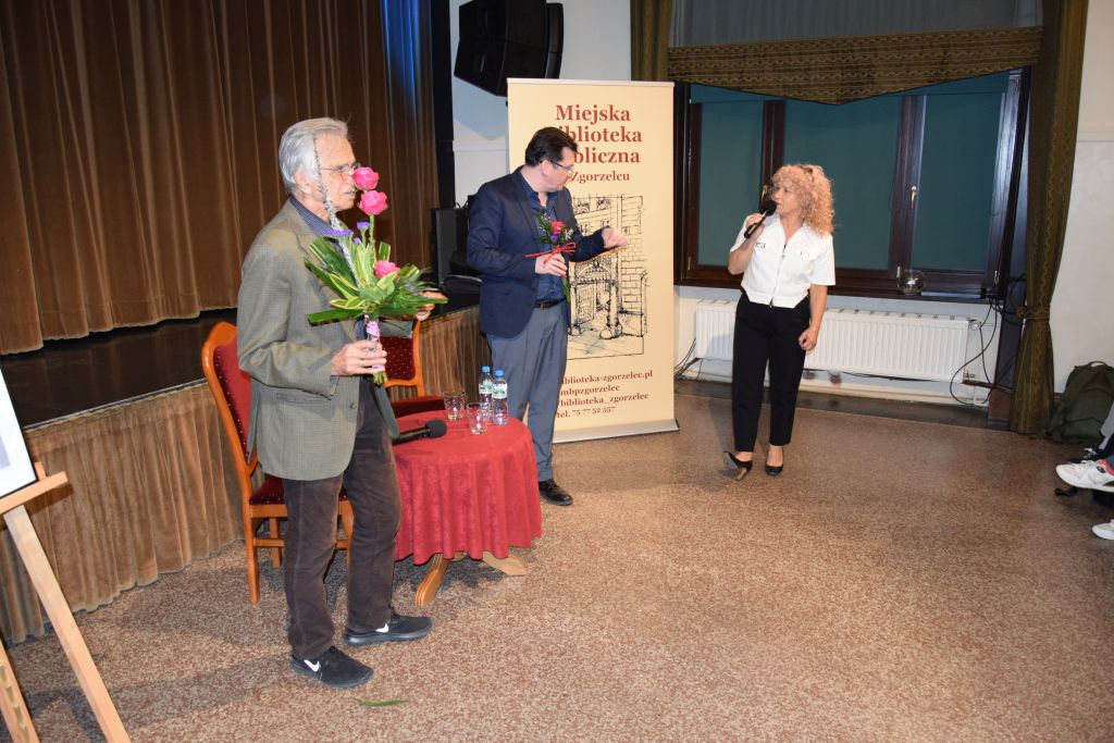 Jacek Fedorowicz, Marcin Michrowski i Dyrektor MBP Krystyna Radzięta.