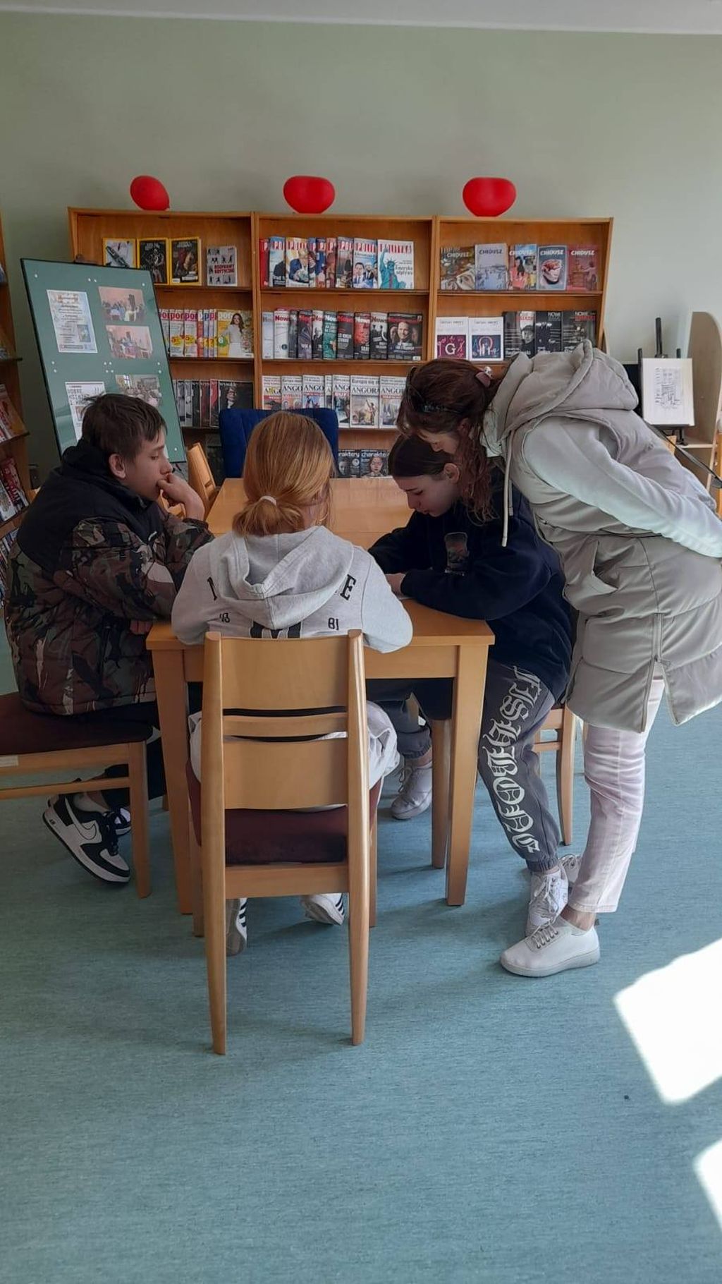 Wizyta wychowanków Młodzieżowego Ośrodka Socjoterapii im. Janusza Korczaka w Zgorzelcu. Zdjęcie jest odnośnikiem do wpisu 