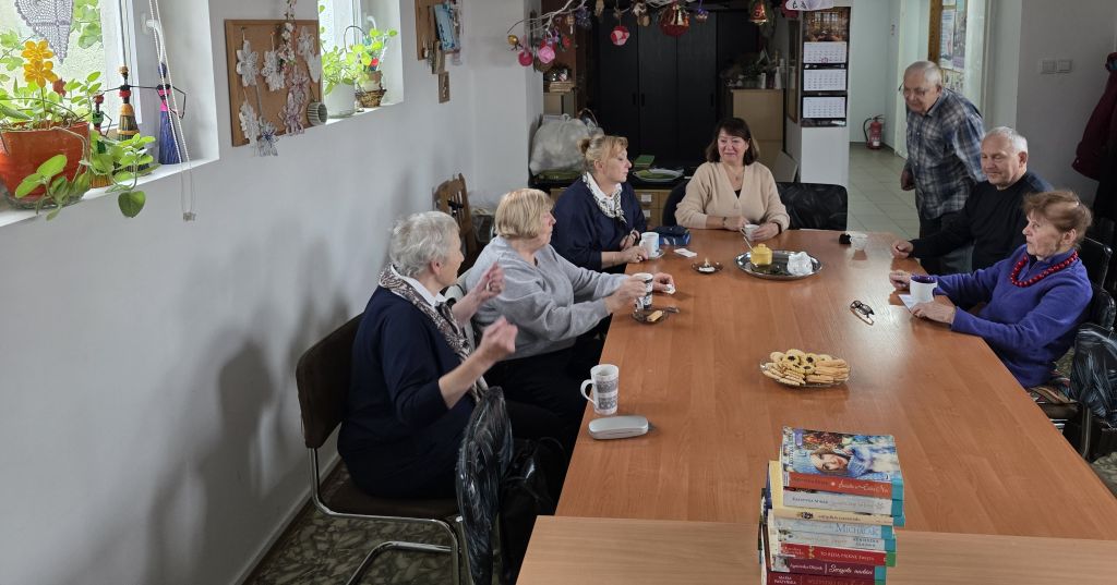Spotkania klubowiczów Dyskusyjnego Klubu Książki w MBP w Zgorzelcu. Spotkania klubowiczów Dyskusyjnego Klubu Książki w MBP w Zgorzelcu.