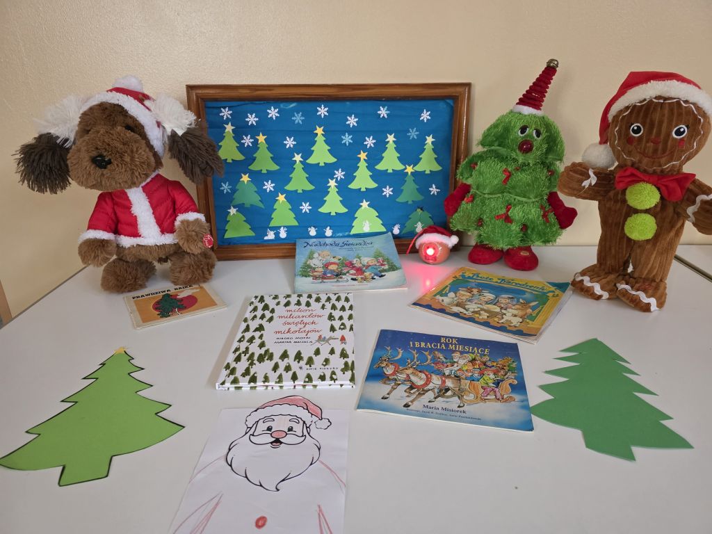 Wystawka książek podczas spotkania z&nbsp;przedszkolakami.