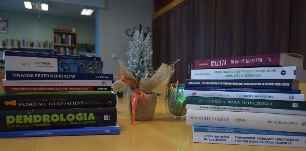 Nowe książki w Czytelni MBP. Zdjęcie jest odnośnikiem do wpisu "Nowości w Czytelni MBP".