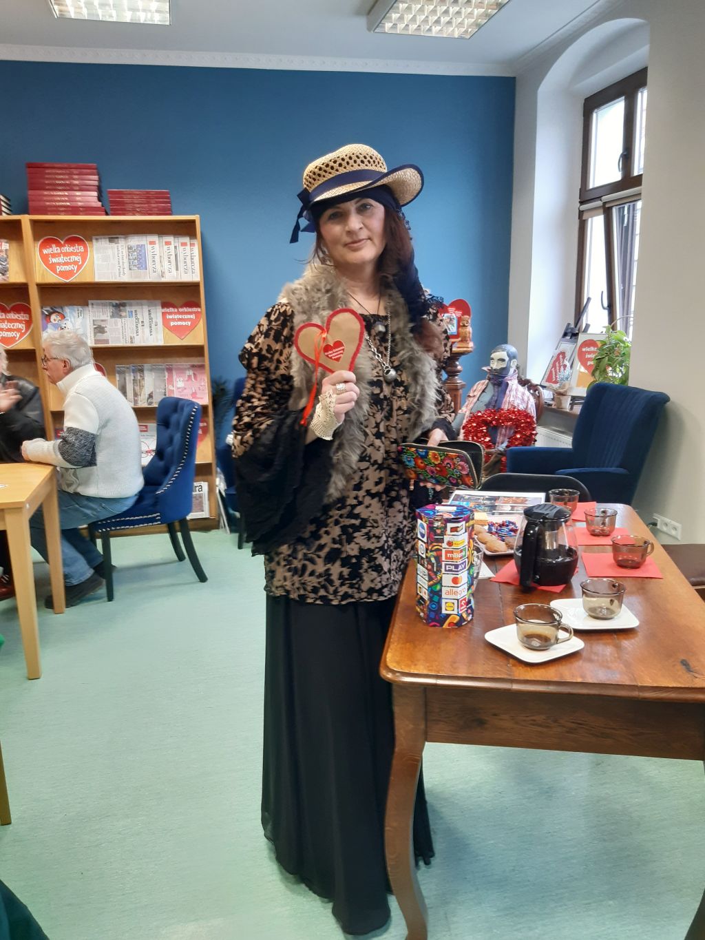 Spotkanie Dyskusyjnego Klubu Książki "Literiada" w Czytelni MBP. Gościnią spotkania była Olimpia Tokarewska - poetka, recytatorka, improwizatorka. Spotkanie Dyskusyjnego Klubu Książki "Literiada" w Czytelni MBP. Gościnią spotkania była Olimpia Tokarewska - poetka, recytatorka, improwizatorka.