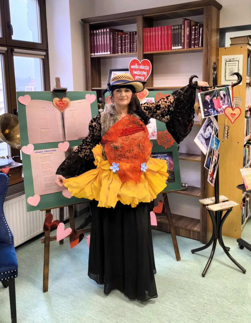 Spotkanie Dyskusyjnego Klubu Książki "Literiada" w Czytelni MBP. Gościnią spotkania była Olimpia Tokarewska - poetka, recytatorka, improwizatorka. Spotkanie Dyskusyjnego Klubu Książki "Literiada" w Czytelni MBP. Gościnią spotkania była Olimpia Tokarewska - poetka, recytatorka, improwizatorka.