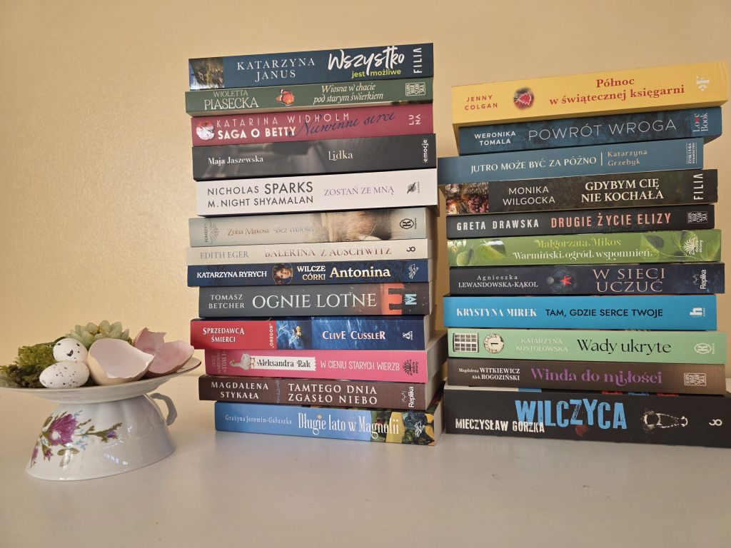 Nowe książki przekazane do Filii nr 4 MBP w Zgorzelcu. Zdjęcie jest odnośnikiem do wpisu "Nowości w Filii nr 4".