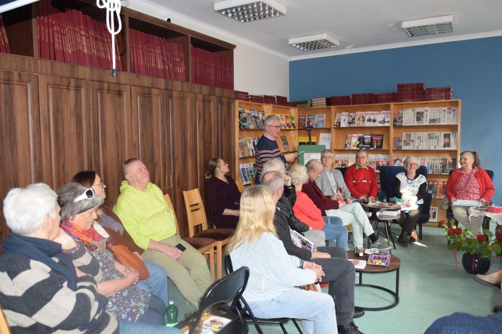 Spotkanie Dyskusyjnego Klubu Książki "Literiada" w&nbsp;Czytelni MBP.