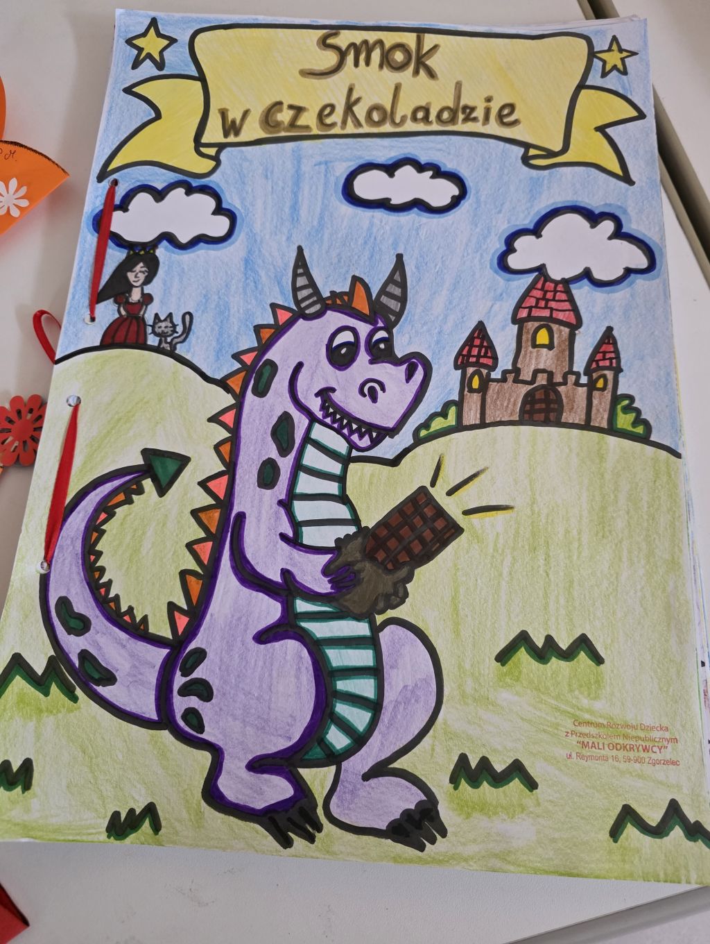 Praca pięciolatków "Smok w Czekoladzie" podarowana MBP. Spotkanie z dziećmi z Przedszkola Mali Odkrywcy. Praca pięciolatków "Smok w Czekoladzie" podarowana MBP. Spotkanie z dziećmi z Przedszkola Mali Odkrywcy.