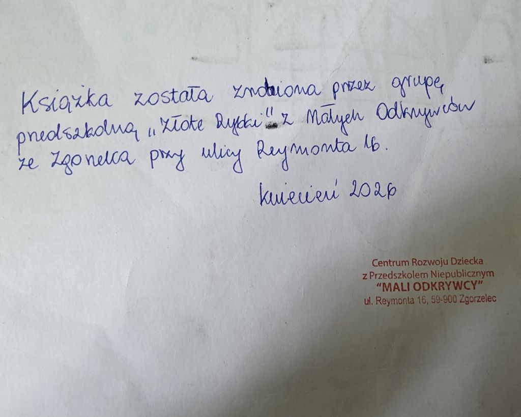 Praca pięciolatków "Smok w czekoladzie" podarowana MBP. Spotkanie z dziećmi z Przedszkola Mali Odkrywcy. Praca pięciolatków "Smok w czekoladzie" podarowana MBP. Spotkanie z dziećmi z Przedszkola Mali Odkrywcy.
