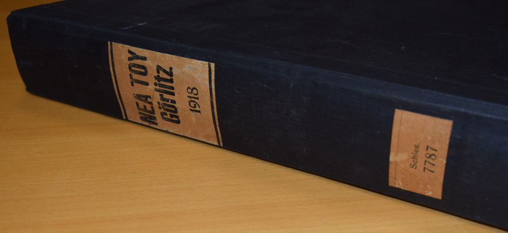 Grecka gazetka obozowa „Nea Tou Görlitz" w zbiorach Miejskiej Biblioteki Publicznej w Zgorzelcu.